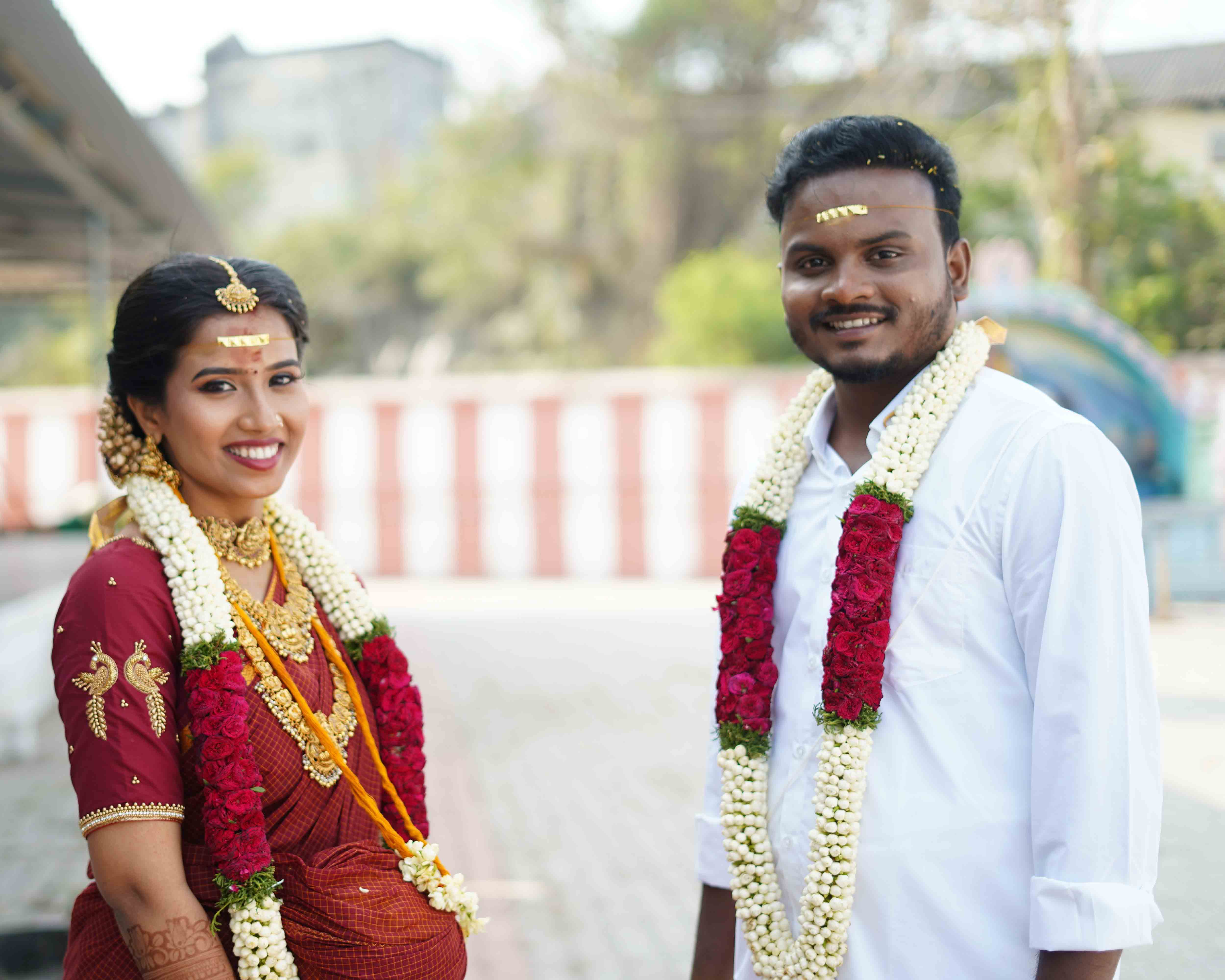 Candid wedding couple outdoor photography - South Indian wedding photographer